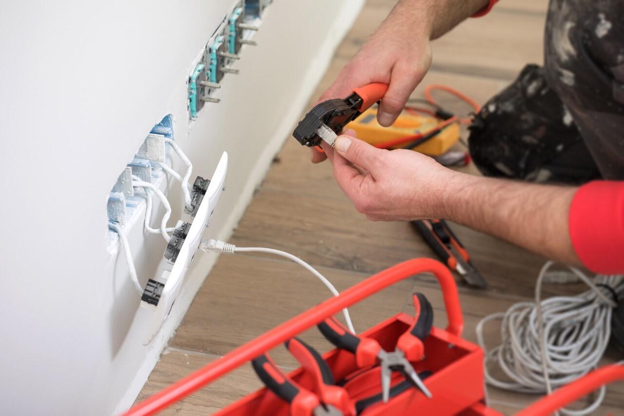 Your Complete Guide To Finding a Local Electrician in Hendersonville, TN